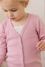 Cardigan classique en coton et modal rose-violet, encolure en V et texture côtelée