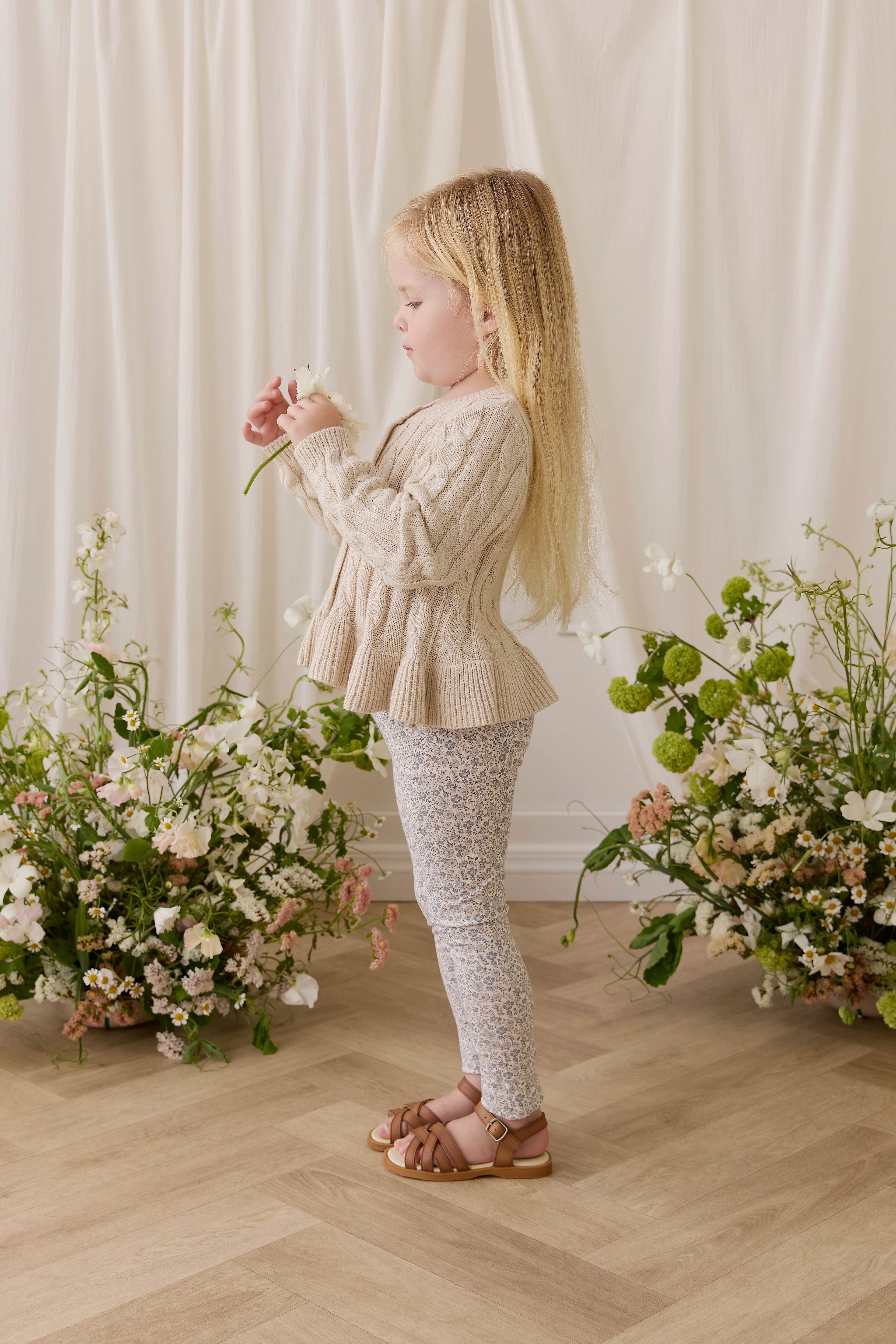 Gilet Classique en Coton Vanille Tricoté, Torsadé, avec Ourlet Basque et Boutons sur le Devant