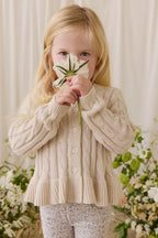 Gilet Classique en Coton Vanille Tricoté, Torsadé, avec Ourlet Basque et Boutons sur le Devant