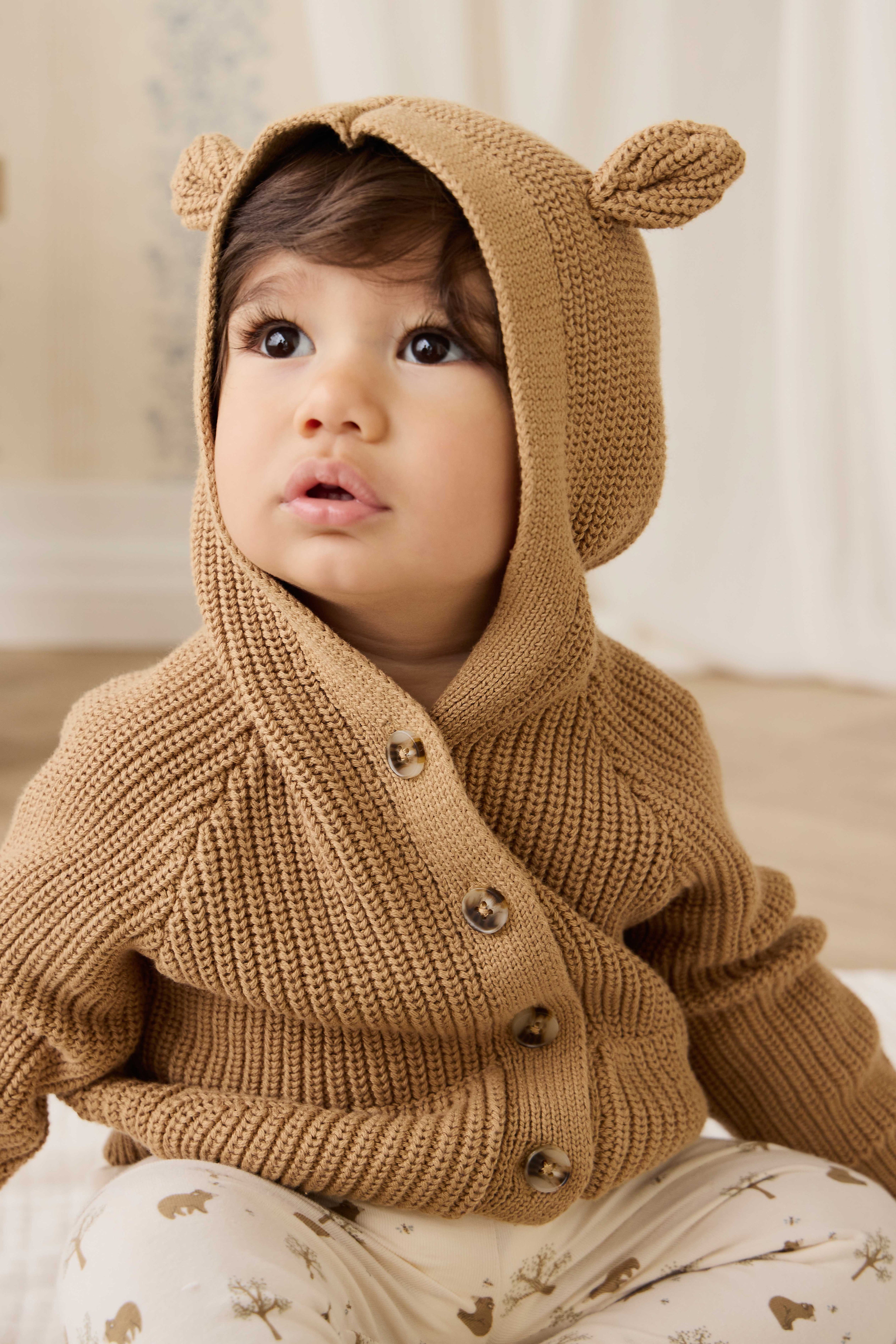 Cardigan en coton douillet marron fauve avec capuche, oreilles et poches avant