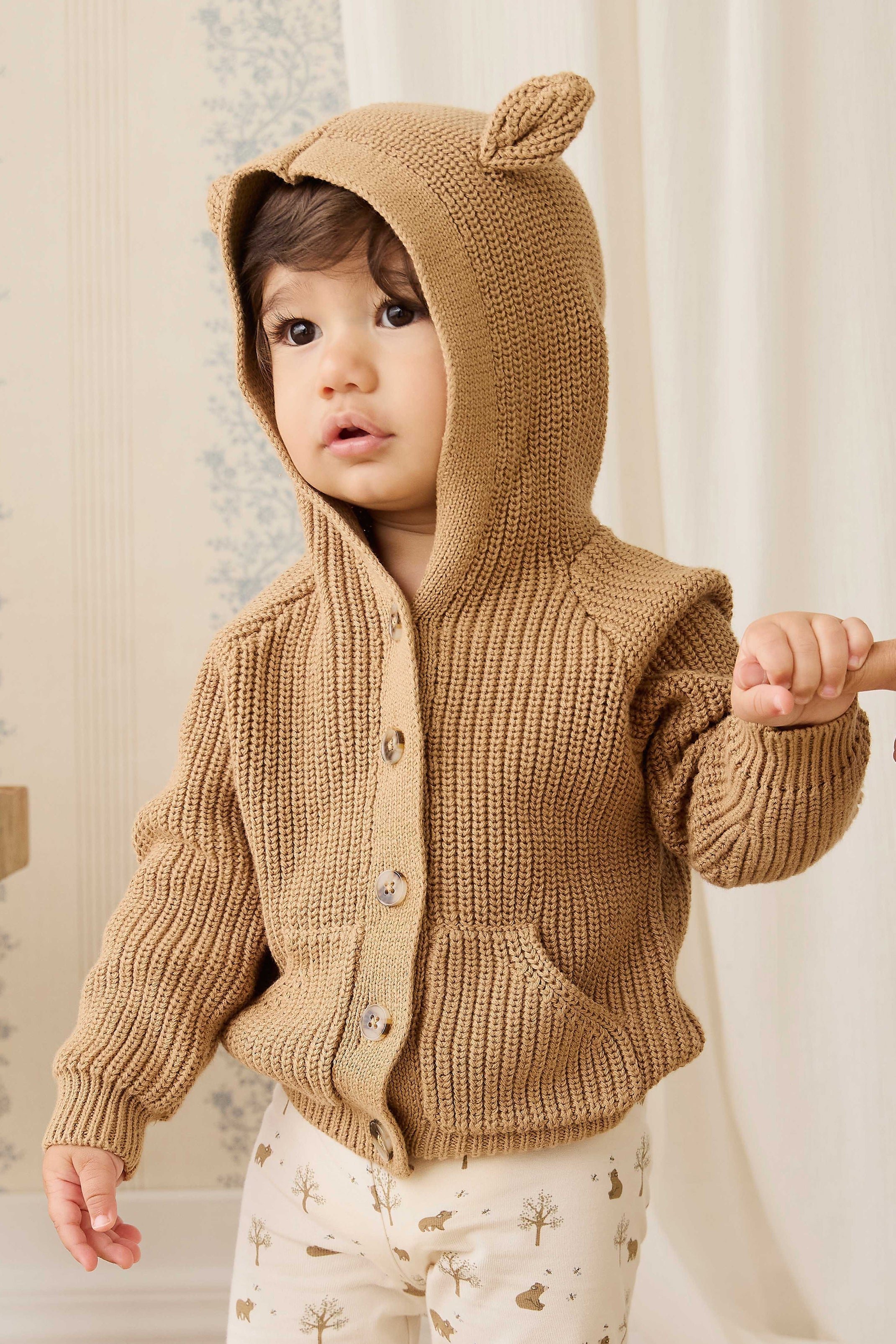 Cardigan en coton douillet marron fauve avec capuche, oreilles et poches avant