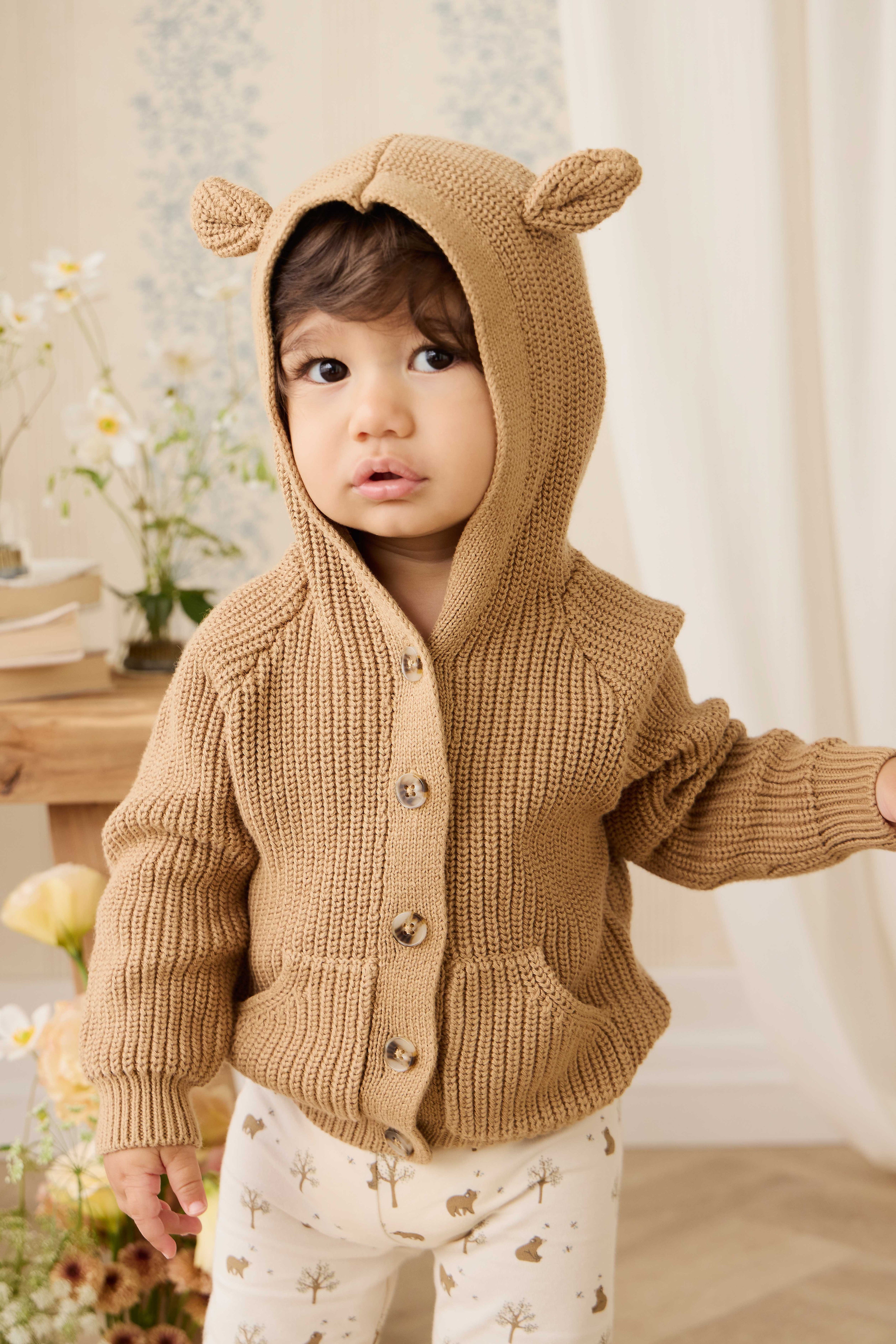 Cardigan en coton douillet marron fauve avec capuche, oreilles et poches avant