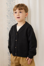 Gilet classique en maille de coton anthracite avec col en V et fermeture boutonnée sur le devant