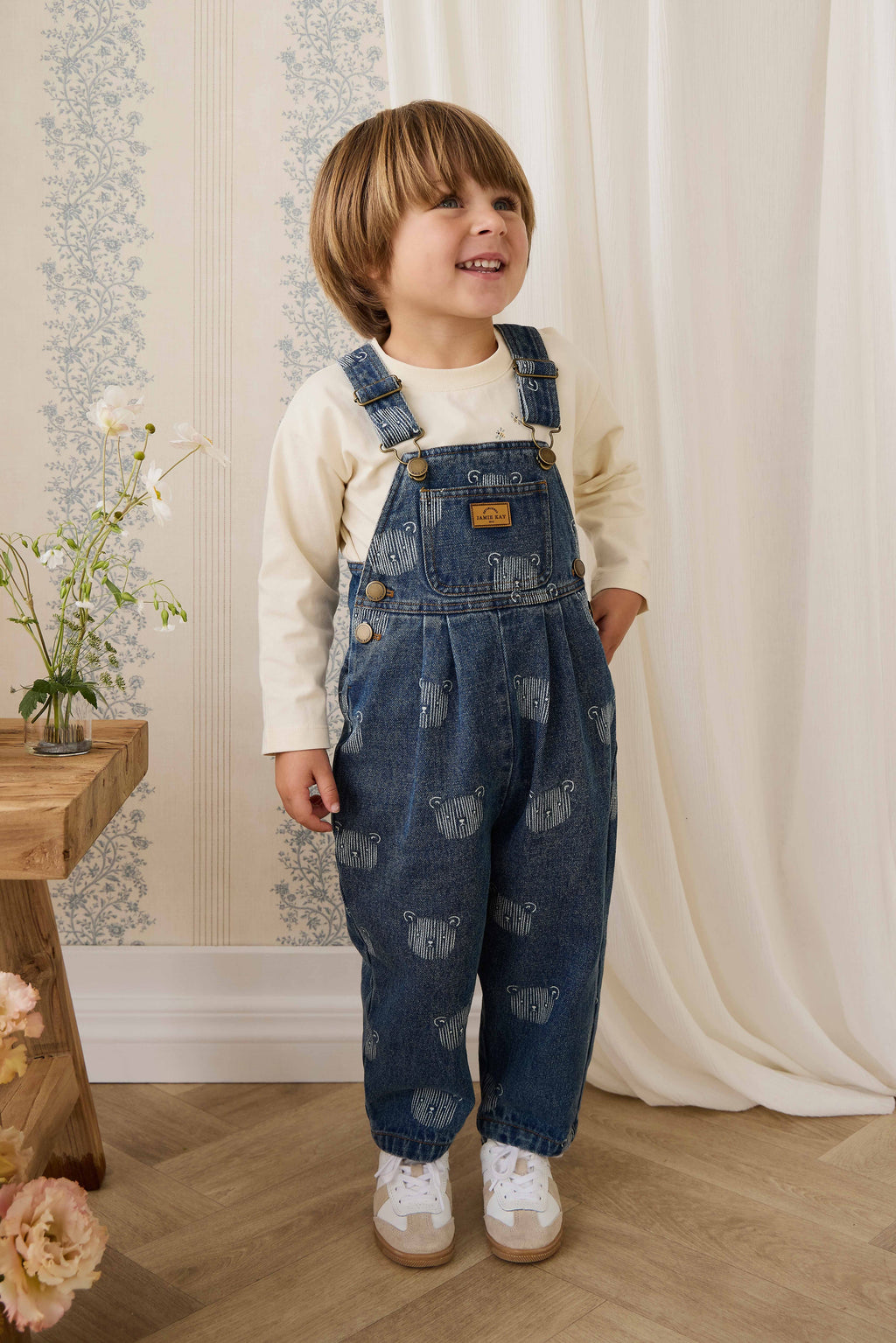 Haut à manches longues en coton biologique Classic Cloud avec motif abeille et coupe décontractée