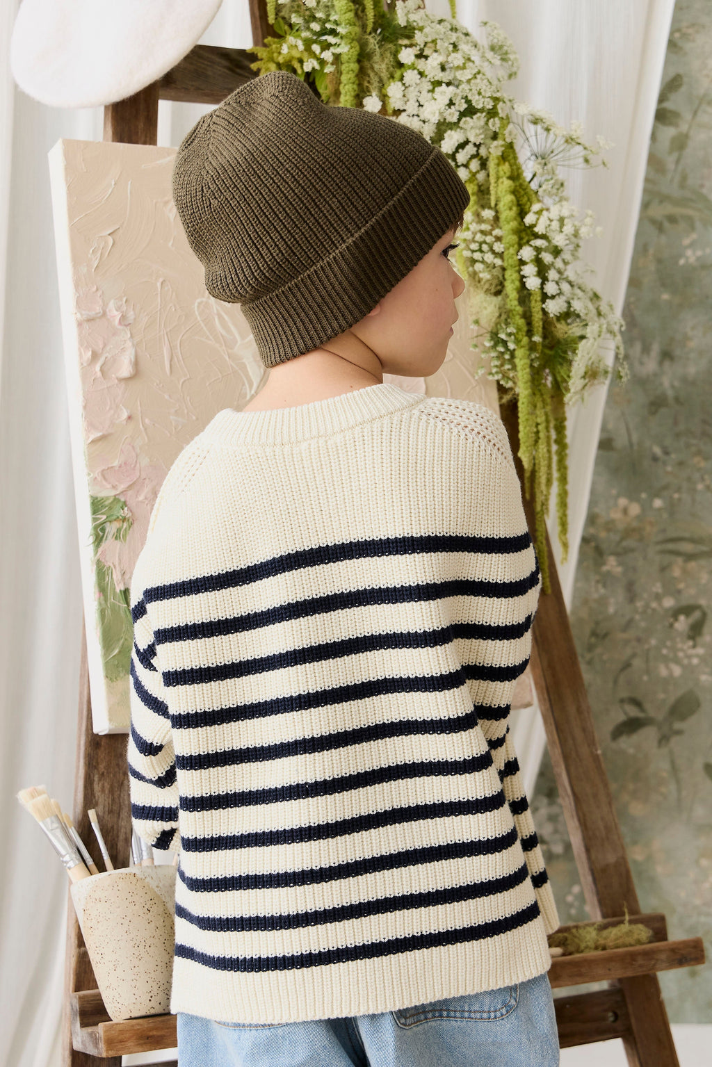 Bonnet côtelé en coton vert olive foncé classique avec bord replié