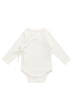 Bodysuit romantique en coton parcheminé et élasthanne avec imprimé cœurs ajourés et devant cache-cœur