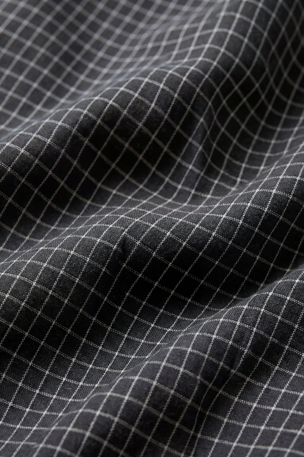 Grenouillère classique en coton biologique Basalt Grid à manches longues et boutons sur le devant