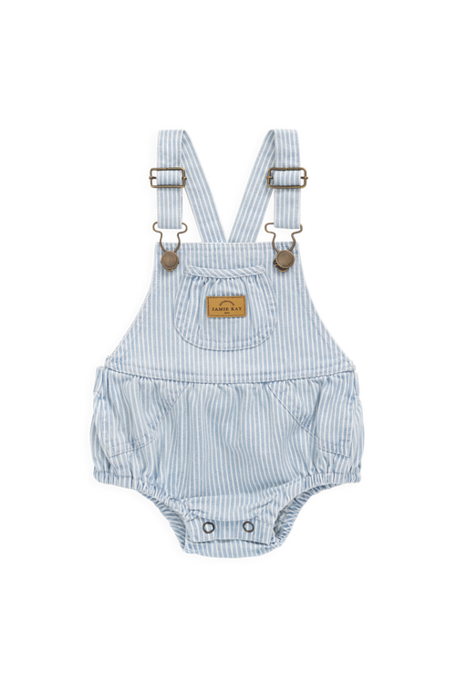 Combinaison-short classique en coton rayé bleu et blanc avec bavette et bretelles réglables